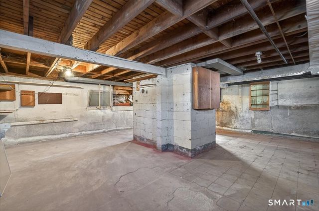 15 Ferndale Place, Stratford, CT 06614