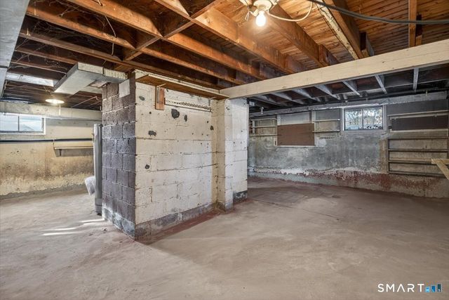 15 Ferndale Place, Stratford, CT 06614