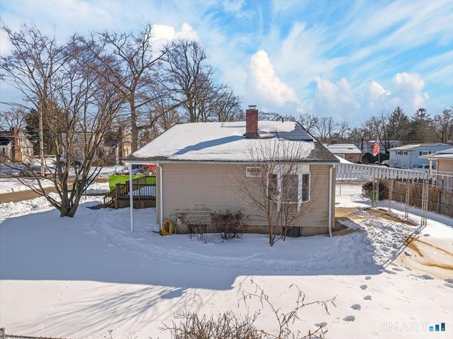 15 Ferndale Place, Stratford, CT 06614