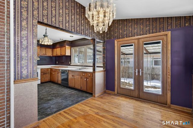 15 Ferndale Place, Stratford, CT 06614