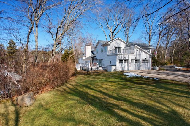 9 Knolls Lane, Manhasset, NY 11030