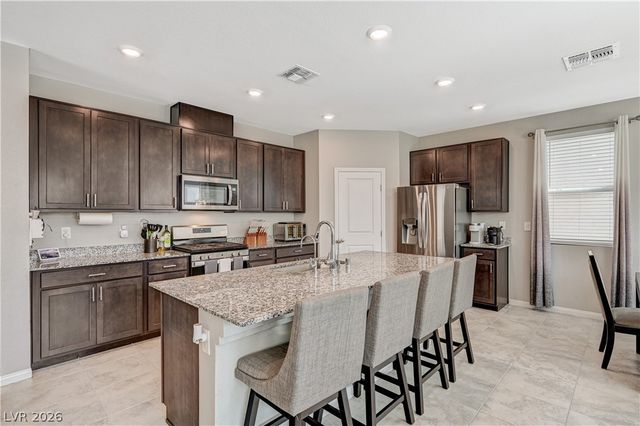 10621 Adobe Ranch Street, Las Vegas, NV 89141