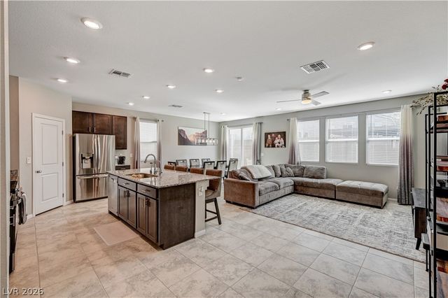 10621 Adobe Ranch Street, Las Vegas, NV 89141