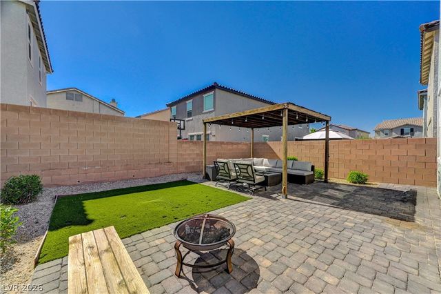 10621 Adobe Ranch Street, Las Vegas, NV 89141