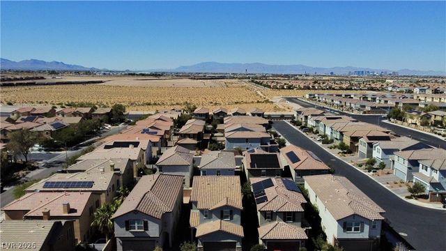 10621 Adobe Ranch Street, Las Vegas, NV 89141
