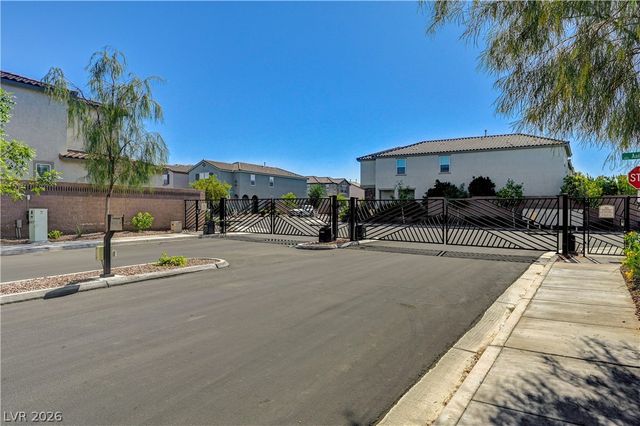 10621 Adobe Ranch Street, Las Vegas, NV 89141