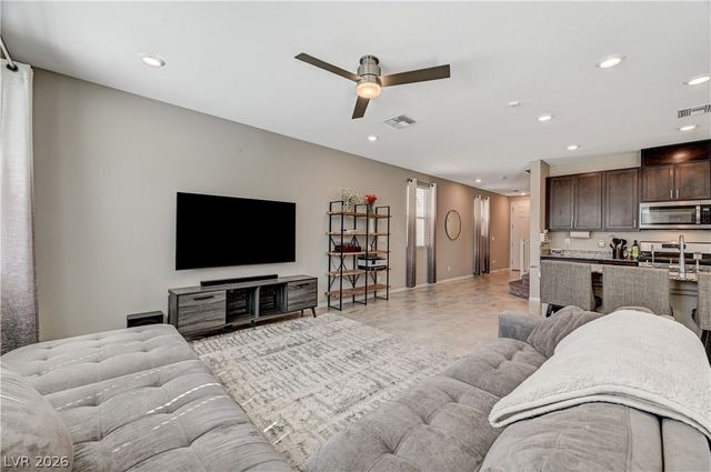 10621 Adobe Ranch Street, Las Vegas, NV 89141