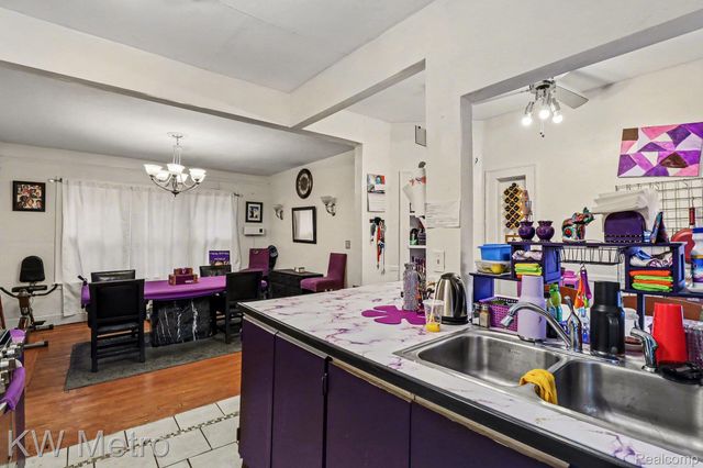 16562 Baylis Street, Detroit, MI 48221