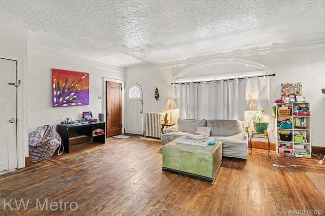 16562 Baylis Street, Detroit, MI 48221