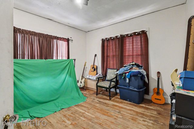 16562 Baylis Street, Detroit, MI 48221