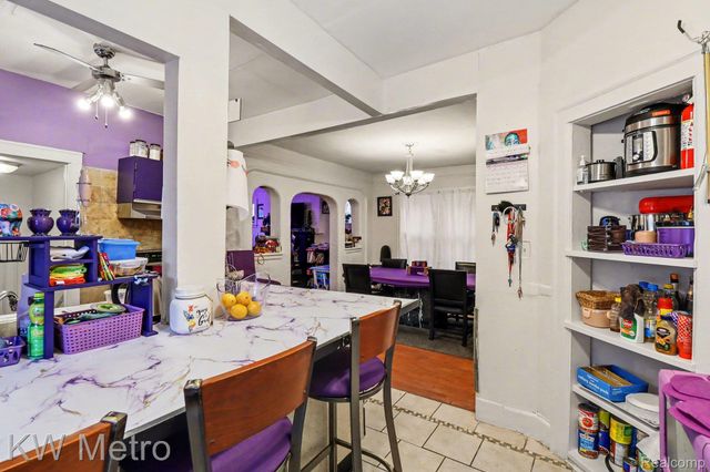 16562 Baylis Street, Detroit, MI 48221