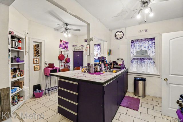 16562 Baylis Street, Detroit, MI 48221