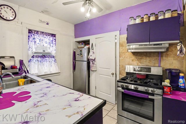 16562 Baylis Street, Detroit, MI 48221