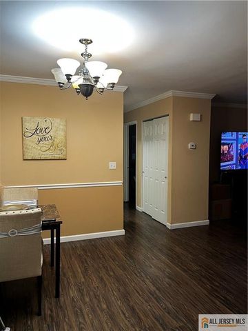 834 Cricket Lane 834, Woodbridge Proper, NJ 07095