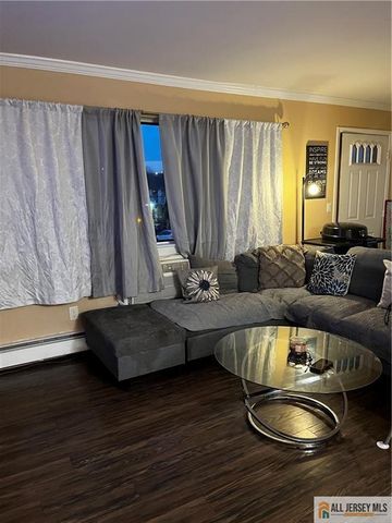 834 Cricket Lane 834, Woodbridge Proper, NJ 07095