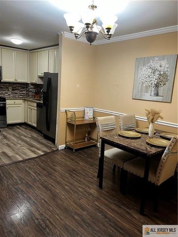 834 Cricket Lane 834, Woodbridge Proper, NJ 07095