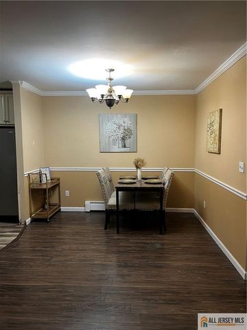 834 Cricket Lane 834, Woodbridge Proper, NJ 07095