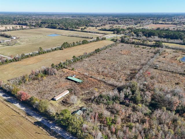 824 County Road 2268, Cleveland, TX 77327