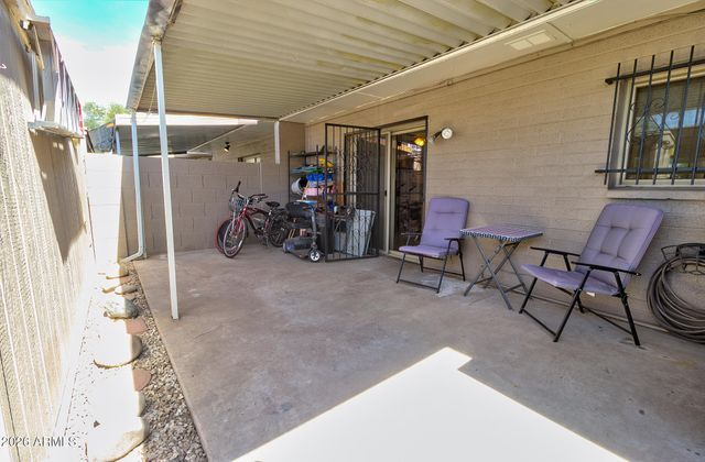 2868 E CLARENDON Avenue, Phoenix, AZ 85016