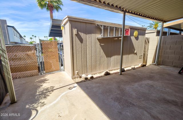 2868 E CLARENDON Avenue, Phoenix, AZ 85016