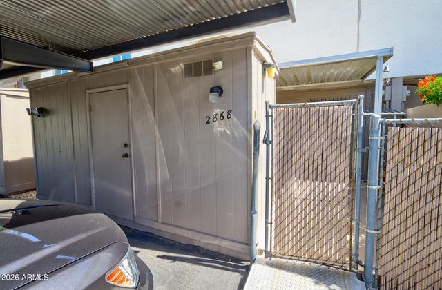 2868 E CLARENDON Avenue, Phoenix, AZ 85016