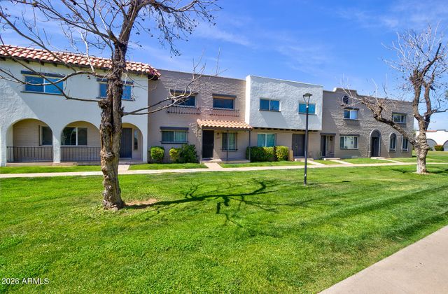 2868 E CLARENDON Avenue, Phoenix, AZ 85016