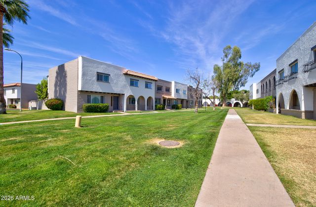 2868 E CLARENDON Avenue, Phoenix, AZ 85016