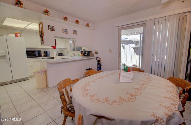 2868 E CLARENDON Avenue, Phoenix, AZ 85016