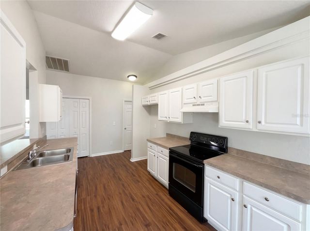 127 REDWOOD TRACK COURSE, Ocala, FL 34472