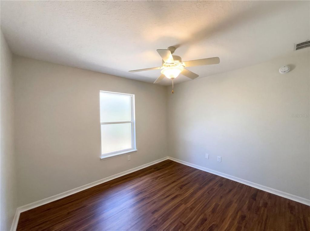 Image 14 of property listing at 127 REDWOOD TRACK COURSE, Ocala, FL 34472