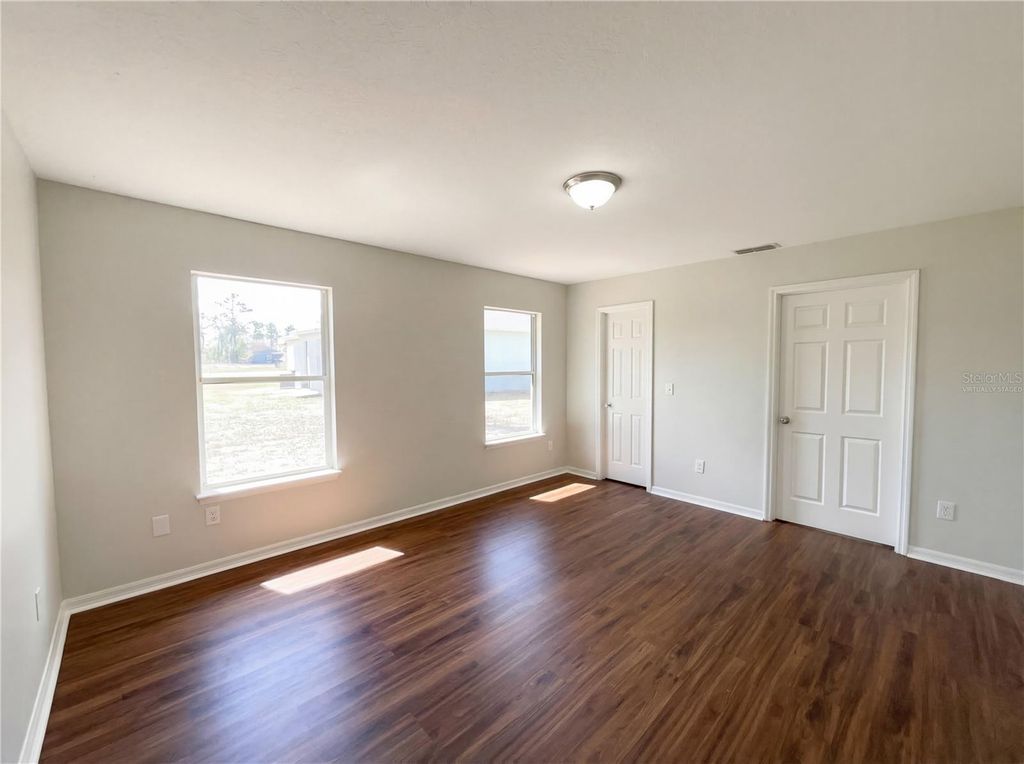 Image 4 of property listing at 127 REDWOOD TRACK COURSE, Ocala, FL 34472