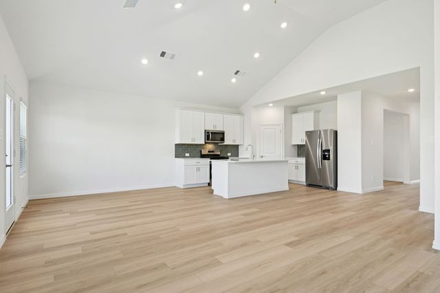 2233 Mustang Way, Seagoville, TX 75159