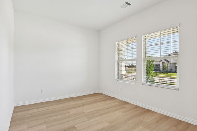 2233 Mustang Way, Seagoville, TX 75159