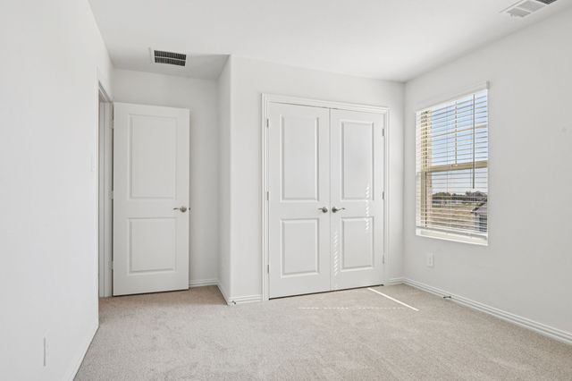 2233 Mustang Way, Seagoville, TX 75159