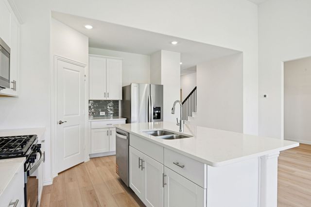 2233 Mustang Way, Seagoville, TX 75159