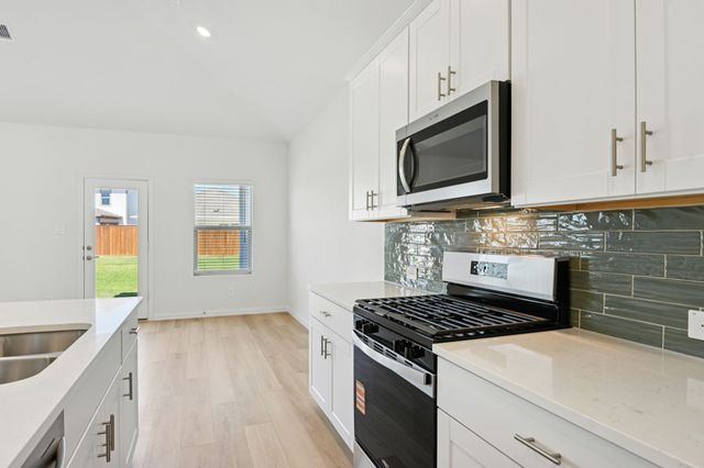 2233 Mustang Way, Seagoville, TX 75159