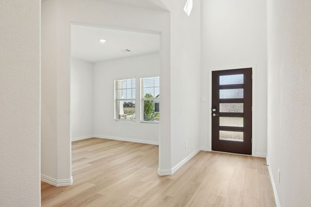 2233 Mustang Way, Seagoville, TX 75159