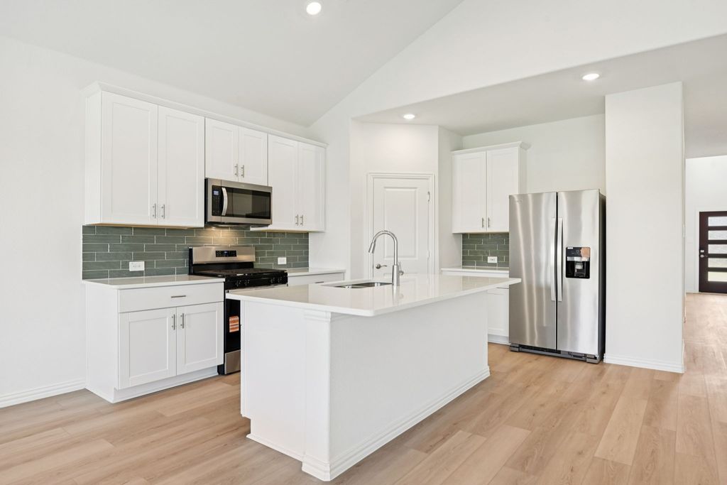 2233 Mustang Way, Seagoville, TX 75159