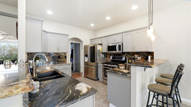 408 Liberty Lane, Richland, WA 99352