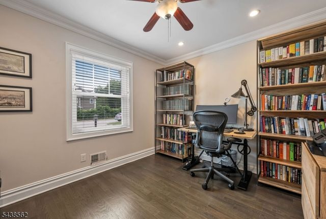 647 Harristown Rd, Glen Rock Boro, NJ 07452