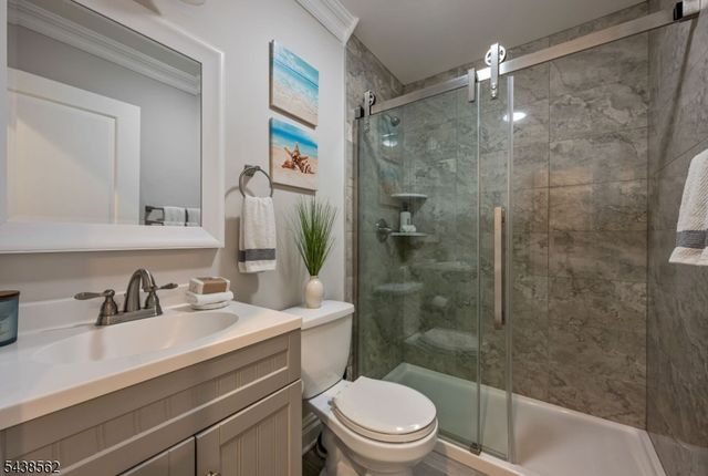 647 Harristown Rd, Glen Rock Boro, NJ 07452