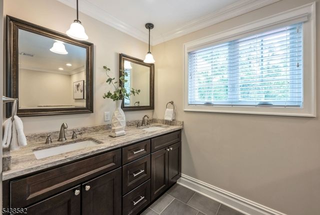 647 Harristown Rd, Glen Rock Boro, NJ 07452