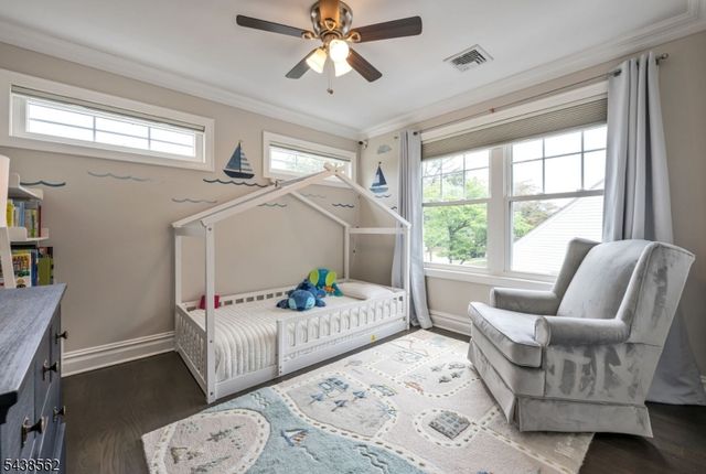 647 Harristown Rd, Glen Rock Boro, NJ 07452