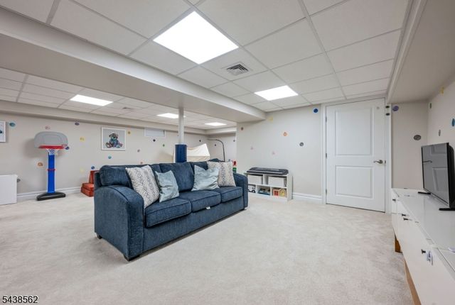 647 Harristown Rd, Glen Rock Boro, NJ 07452