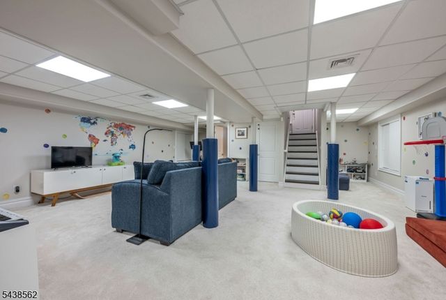 647 Harristown Rd, Glen Rock Boro, NJ 07452