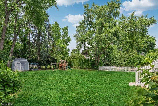 647 Harristown Rd, Glen Rock Boro, NJ 07452