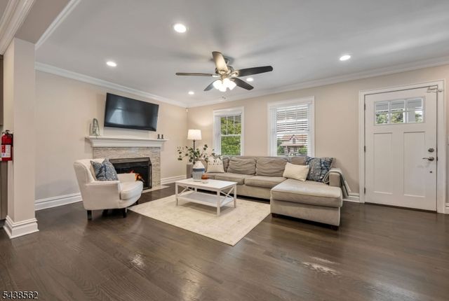 647 Harristown Rd, Glen Rock Boro, NJ 07452