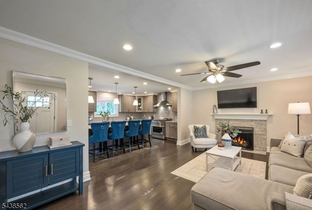 647 Harristown Rd, Glen Rock Boro, NJ 07452