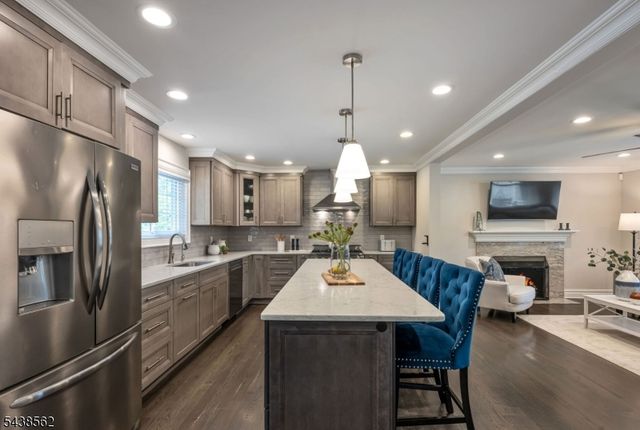 647 Harristown Rd, Glen Rock Boro, NJ 07452
