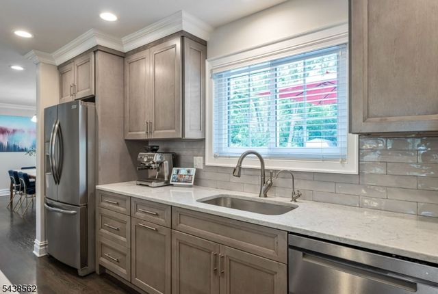 647 Harristown Rd, Glen Rock Boro, NJ 07452